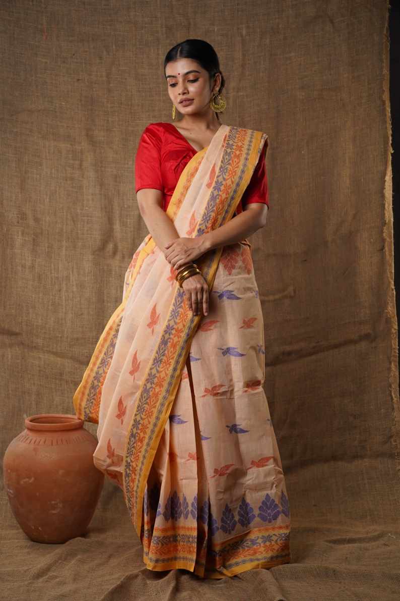 Traditional cream colour Pure Cotton Bengali Handloom Tant Saree Without Blouse Piece ππ’π³π: Length: 5.5 Meters Width: 1.2 Meters Showcasing the Rich Cultural Heritage of Bengal.DN NO-1017