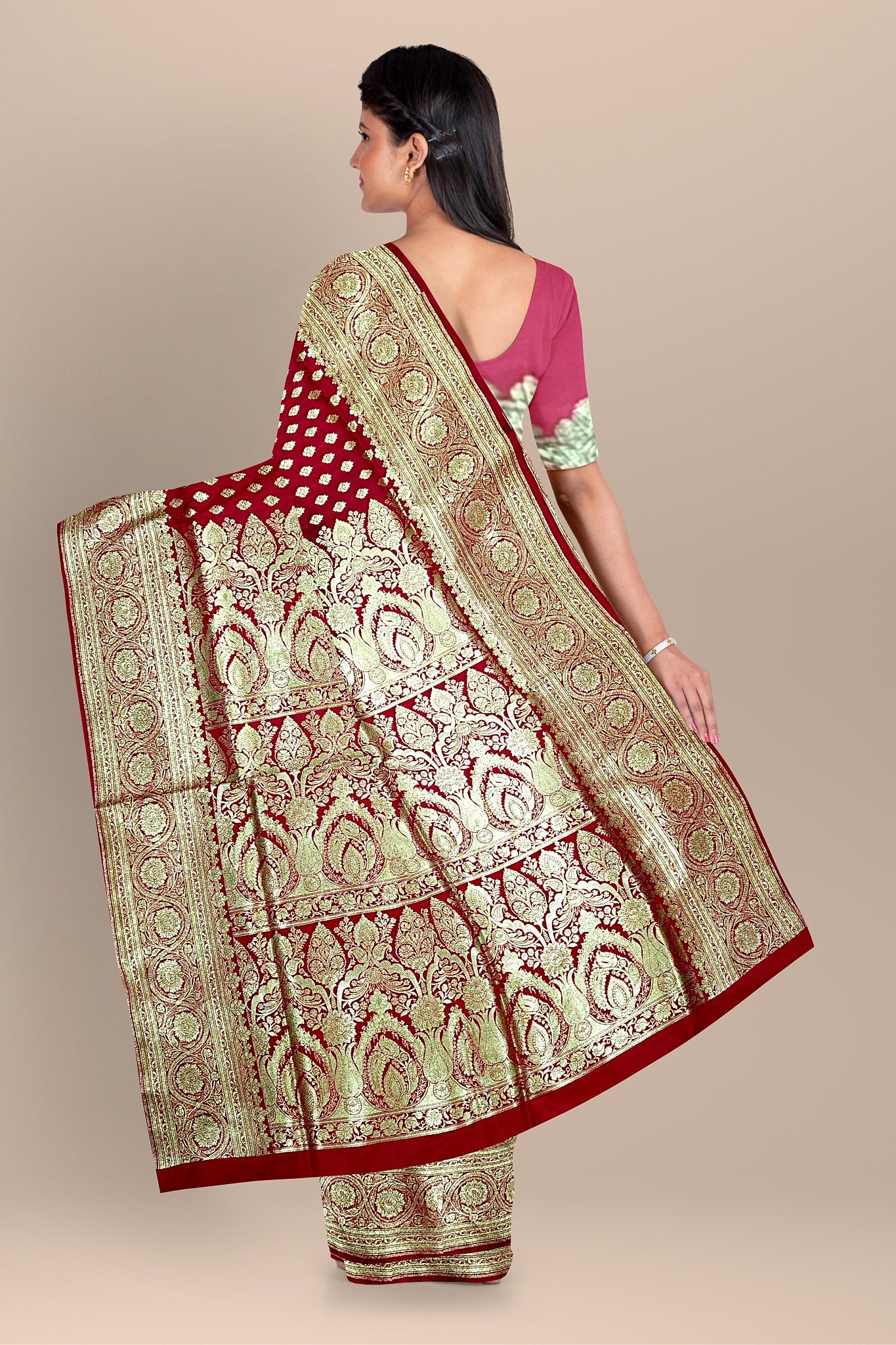 Vibrant Strawberry Red Benarasi Saree with Golden Floral Pallu and Matching Blouse.DN NO-2008