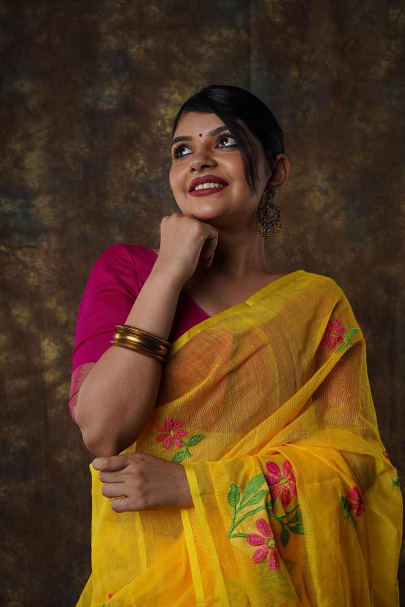 Traditional Soft Mulmul yellow colour Bengal Handloom Pure Cotton Saree Without Blouse Piece.DN NO-1066