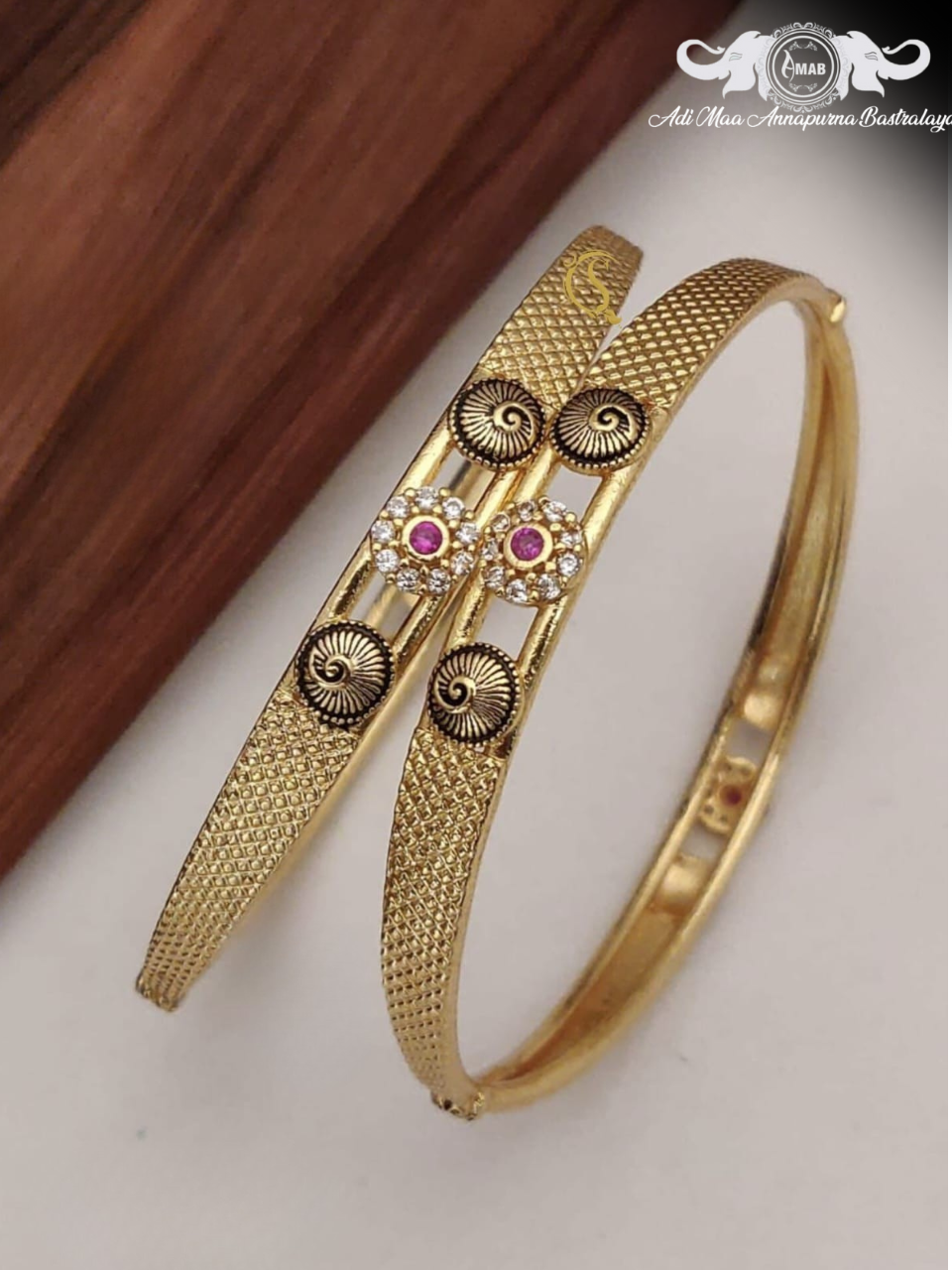 Wholesale Gold Plated Kadli Set with Stone Flower Accents (2 Pcs)