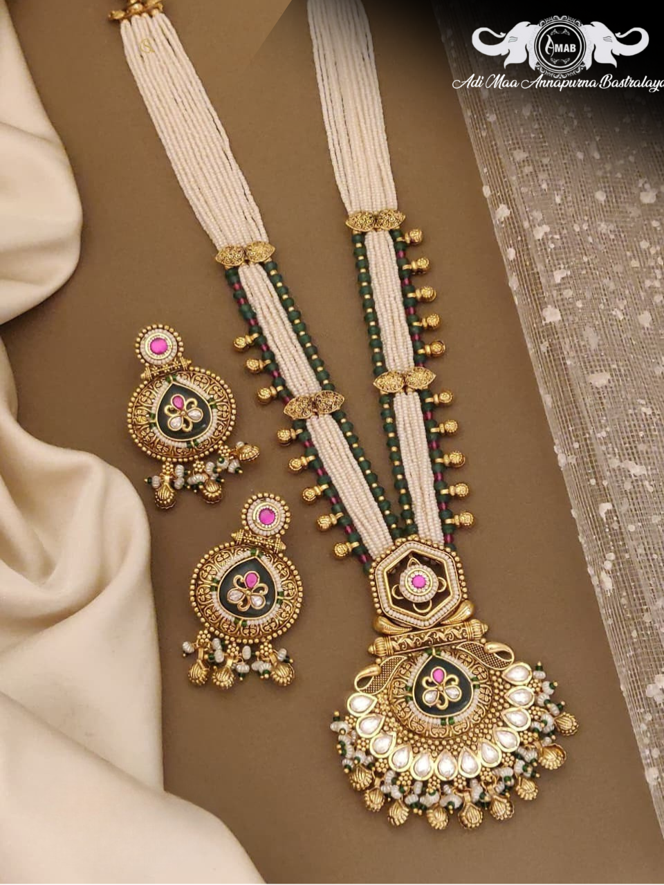 Wholesale Pearl Rani Haar Set Antique Gold Pendant - Bulk