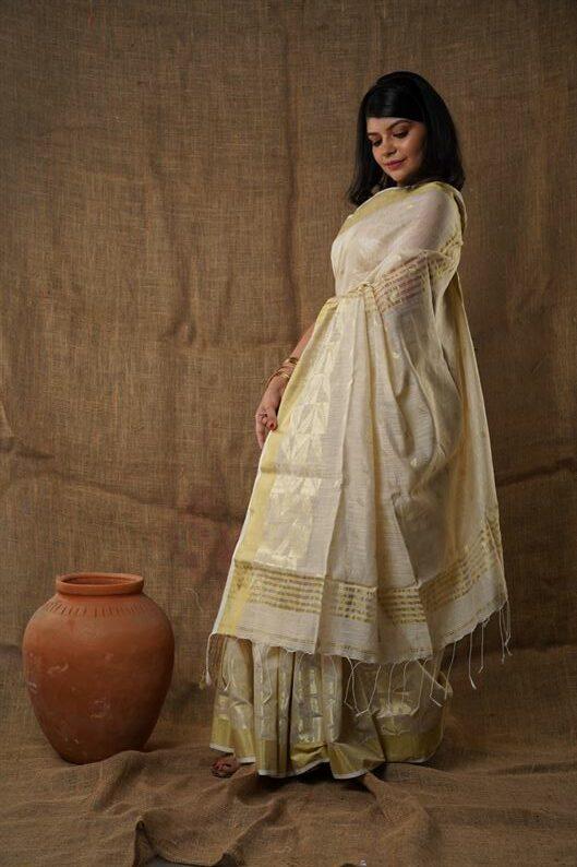 Traditional Soft Mulmul golden cream colour Bengal Handloom Pure Cotton Saree Without Blouse Piece.DN NO-1047