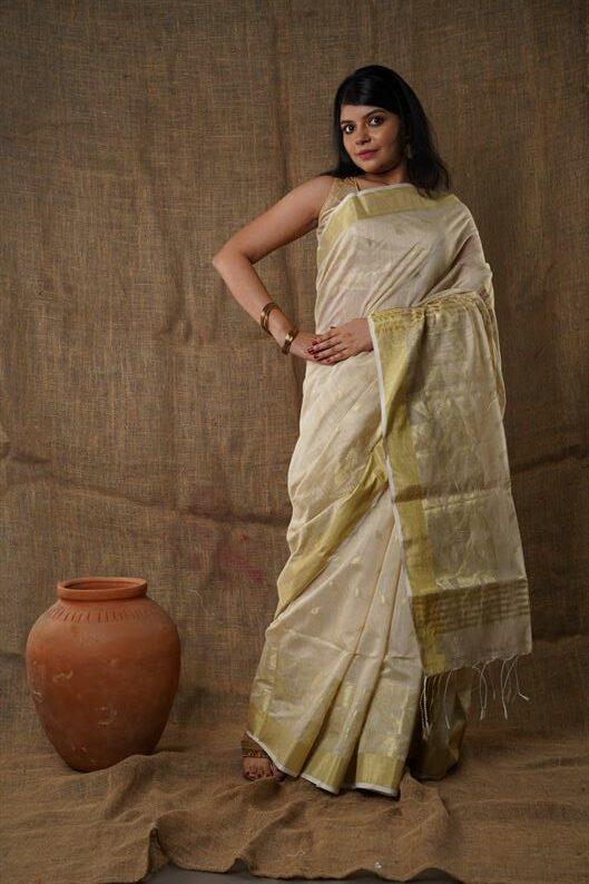 Traditional Soft Mulmul golden cream colour Bengal Handloom Pure Cotton Saree Without Blouse Piece.DN NO-1047