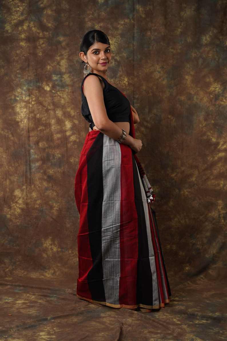 Traditional Soft Mulmul red & black colour Bengal Handloom Pure Cotton Saree Without Blouse Piece.DN NO-1044