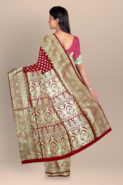 Vibrant Strawberry Red Benarasi Saree with Golden Floral Pallu and Matching Blouse.DN NO-2008