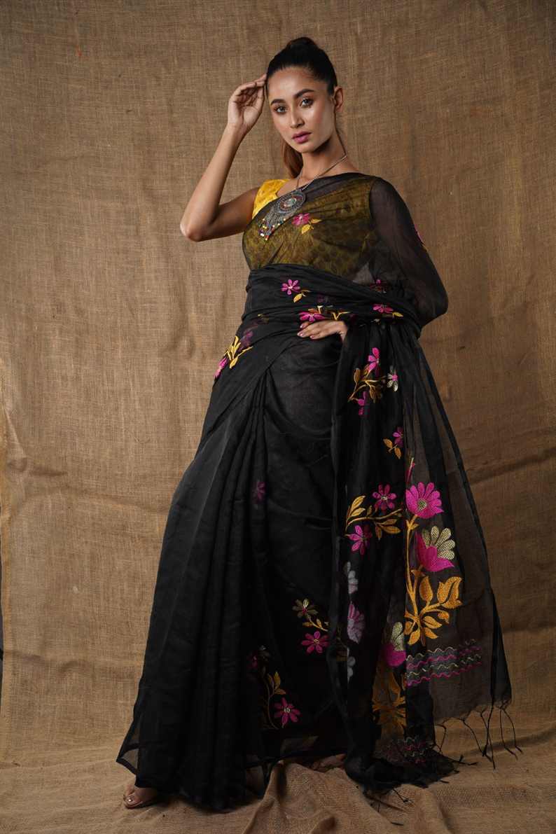 Traditional Soft Mulmul lite black colour Bengal Handloom Pure Cotton Saree Without Blouse Piece.