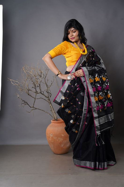 Traditional Soft Mulmul black colour Bengal Handloom Pure Cotton Saree Without Blouse Piece.