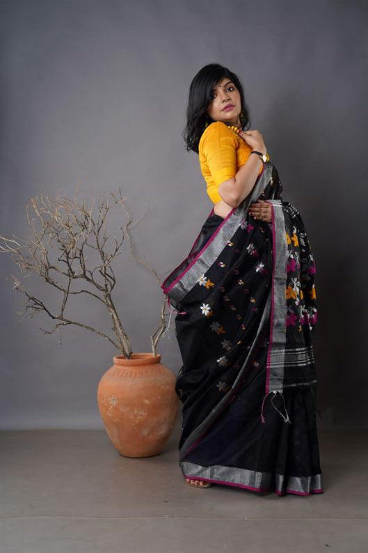 Traditional Soft Mulmul black colour Bengal Handloom Pure Cotton Saree Without Blouse Piece.