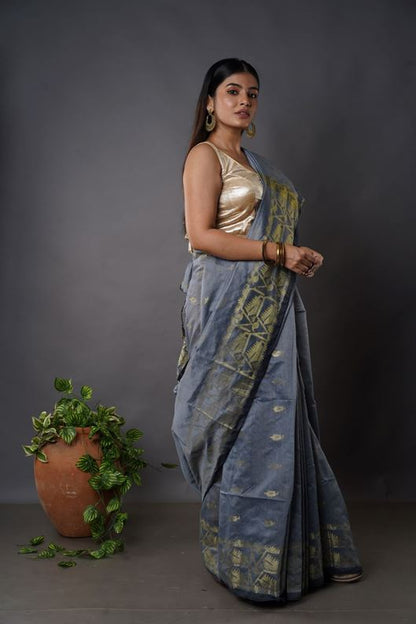 Traditional Soft Mulmul grey colour Bengal Handloom Pure Cotton Saree Without Blouse Piece.DN NO-1033