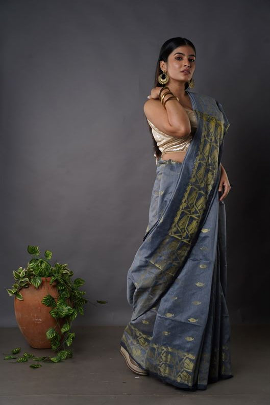 Traditional Soft Mulmul grey colour Bengal Handloom Pure Cotton Saree Without Blouse Piece.DN NO-1033