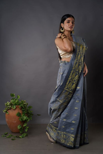 Traditional Soft Mulmul grey colour Bengal Handloom Pure Cotton Saree Without Blouse Piece.DN NO-1033
