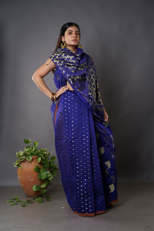 Traditional Soft Mulmul navy blue colour Bengal Handloom Pure Cotton Saree Without Blouse Piece.