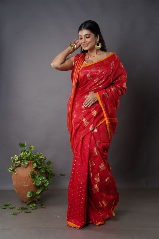 Traditional Soft Mulmul red colour Bengal Handloom Pure Cotton Saree Without Blouse Piece.