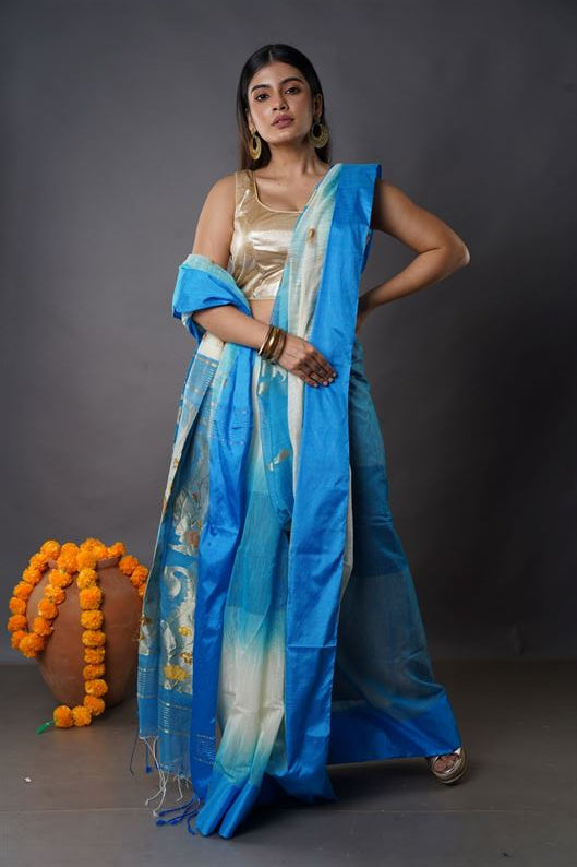 Traditional Soft Mulmul sky & white  colour Bengal Handloom Pure Cotton Saree Without Blouse Piece.