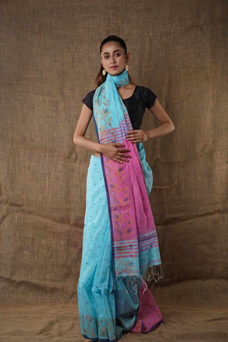 Traditional Soft Mulmul lite sky & pink colour Bengal Handloom Pure Cotton Saree Without Blouse Piece.