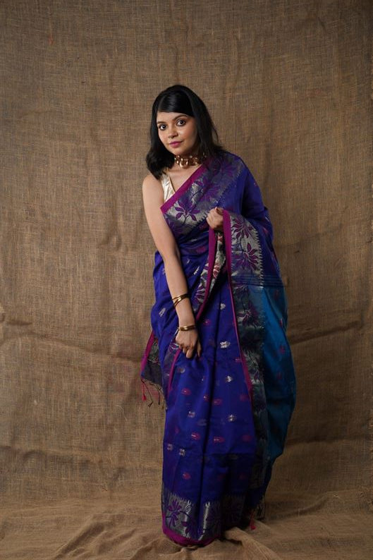 Traditional Soft Mulmul navy blue colour Bengal Handloom Pure Cotton Saree Without Blouse Piece.