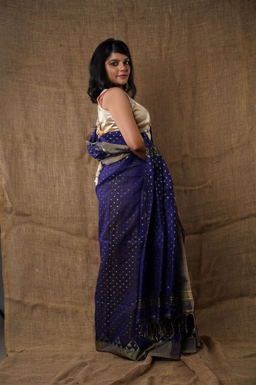 Traditional Soft Mulmul nevy blue colour Bengal Handloom Pure Cotton Saree Without Blouse Piece.