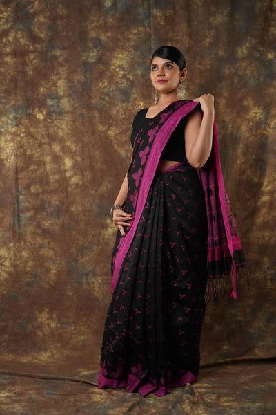 Traditional Soft Mulmul black colour Bengal Handloom Pure Cotton Saree Without Blouse Piece.