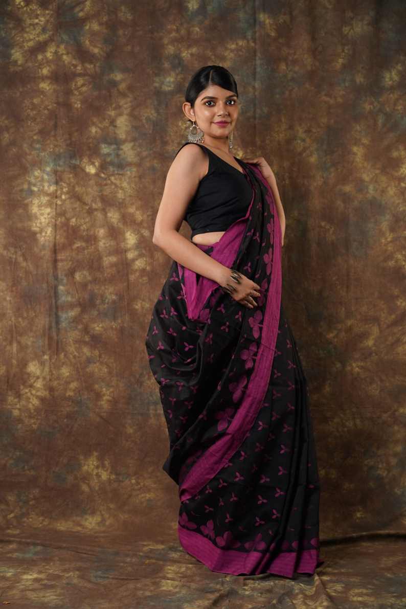 Traditional Soft Mulmul black colour Bengal Handloom Pure Cotton Saree Without Blouse Piece.