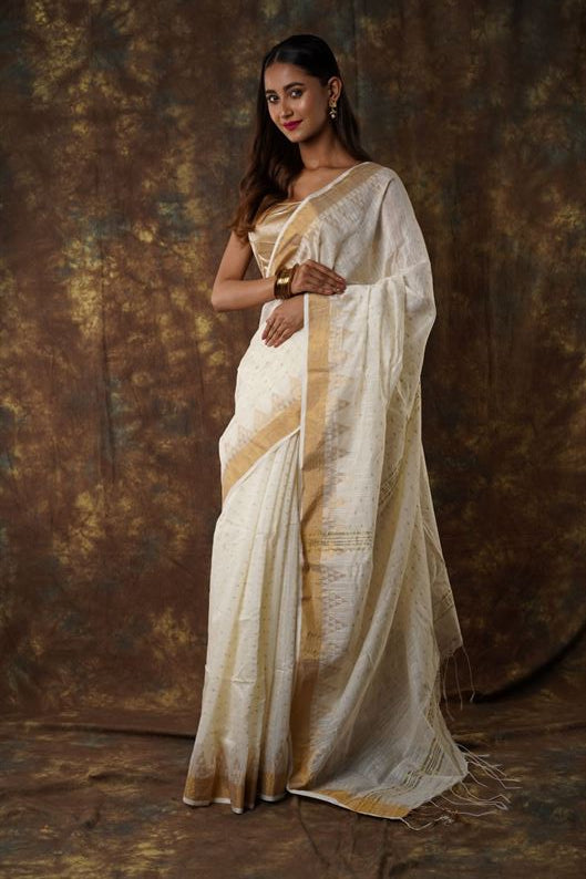 Traditional Soft Mulmul cream colour Bengal Handloom Pure Cotton Saree Without Blouse Piece.