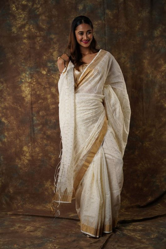 Traditional Soft Mulmul cream colour Bengal Handloom Pure Cotton Saree Without Blouse Piece.