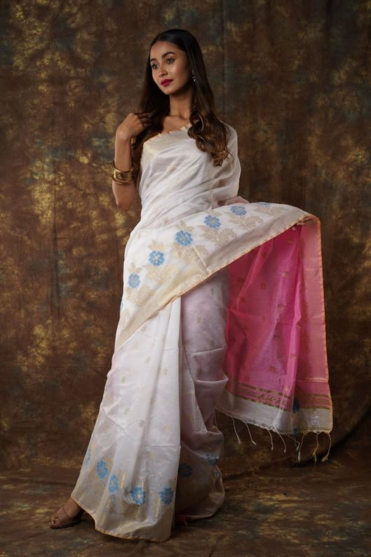 Traditional Soft Mulmul white & pink colour Bengal Handloom Pure Cotton Saree Without Blouse Piece.