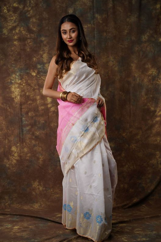 Traditional Soft Mulmul white & pink colour Bengal Handloom Pure Cotton Saree Without Blouse Piece.