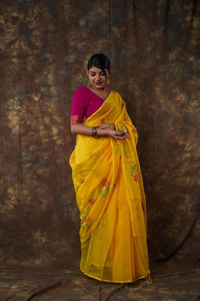 Traditional Soft Mulmul  yellow colour Bengal Handloom Pure Cotton Saree Without Blouse Piece.DN NO-1066