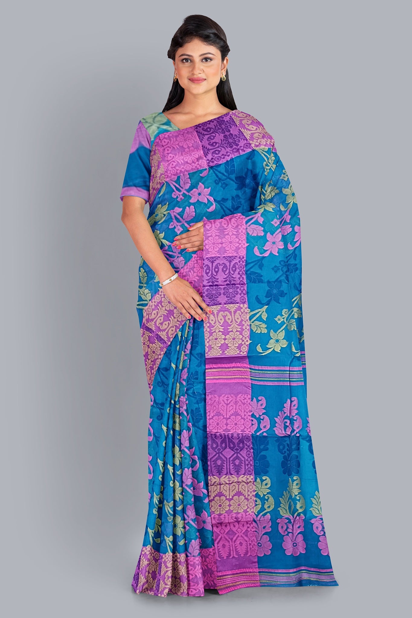 Exquisite Firoza Tant Jamdani Saree with Multicolored Floral Embellishment