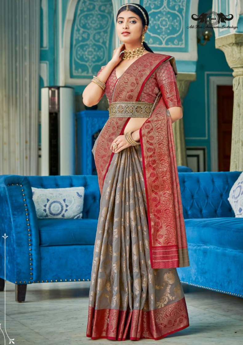 Heavy Woven Floral Silk Saree with Traditional Paisley Pallu set of 6