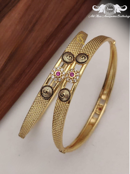 Wholesale Gold Plated Kadli Set with Stone Flower Accents (2 Pcs)