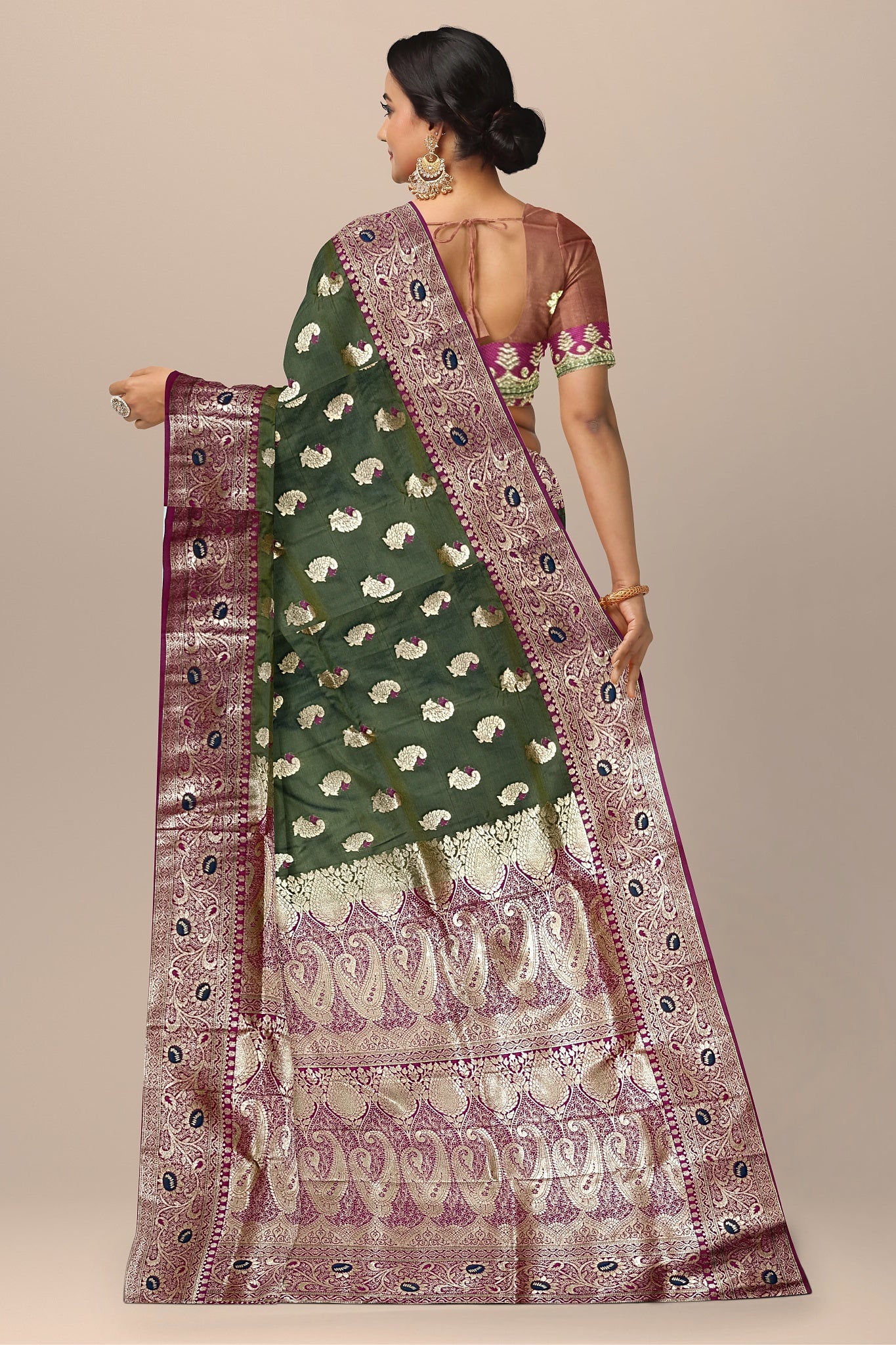 Seyla Silk Saree with Leaf Design, Rani Pallu, and Golden Buta Blouse